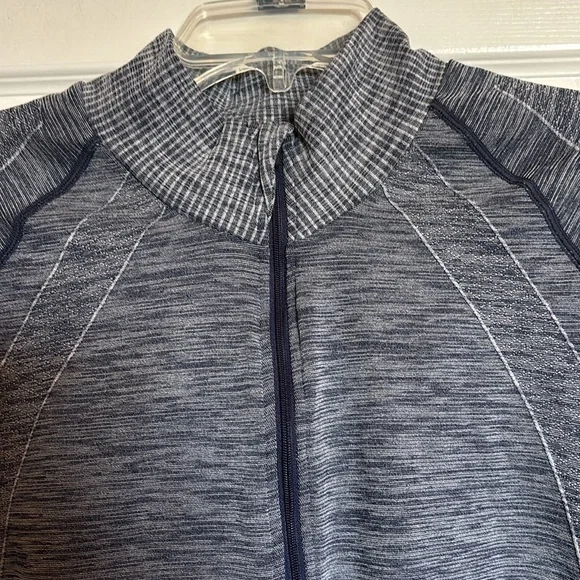 Saucony women’s blue quarter zip pull over running shirt size XL - Picture 2 of 8